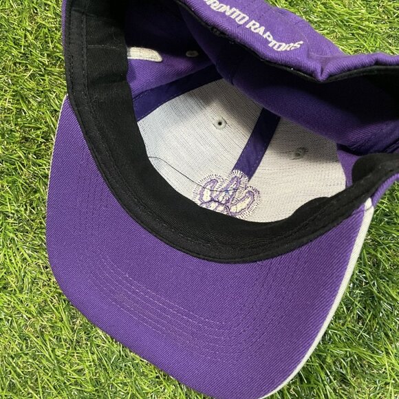 Vintage Nike Toronto Raptors Fitted Hat - Picture 6 of 8